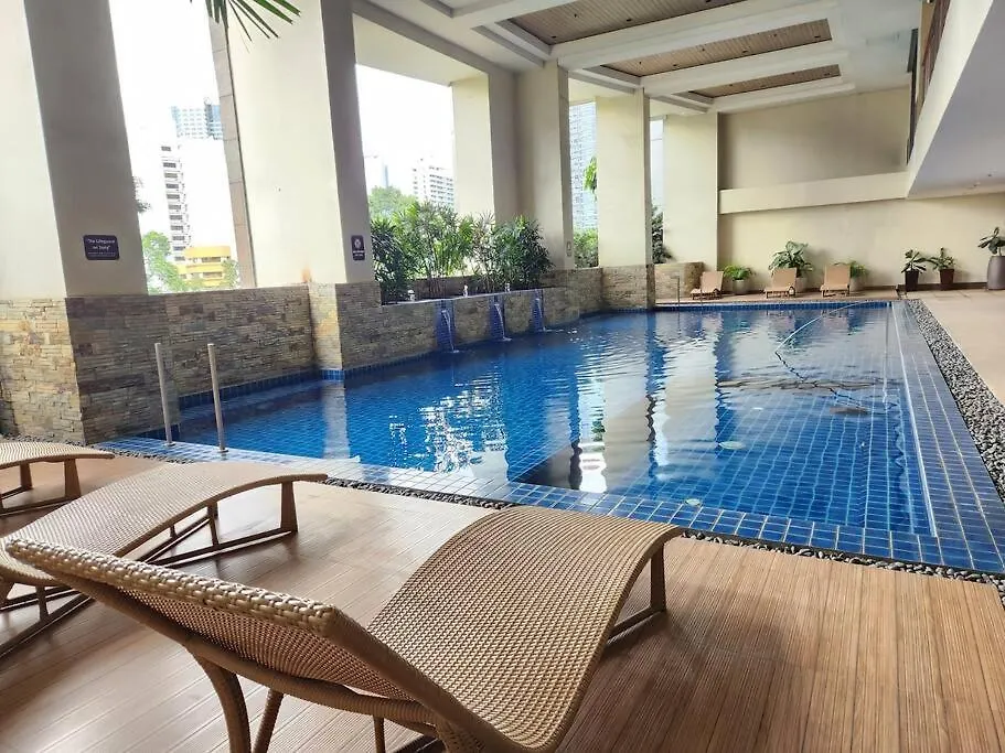 Cosy Kl Tower With Parkview Balcony, Pool, Gym, Sauna Near Greenbelt 100Mbps Manila 0*,  Philippines